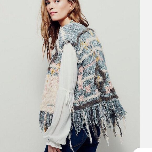 Free People Sweaters - Free People Sunrise Fringe Vest
Y19